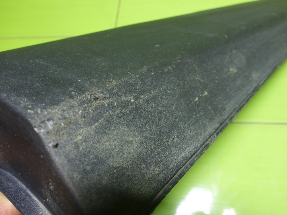 Накладка двери задней левой