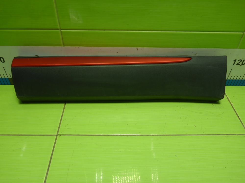 Накладка двери задней левой