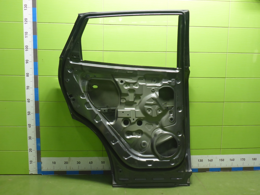 Дверь задняя левая