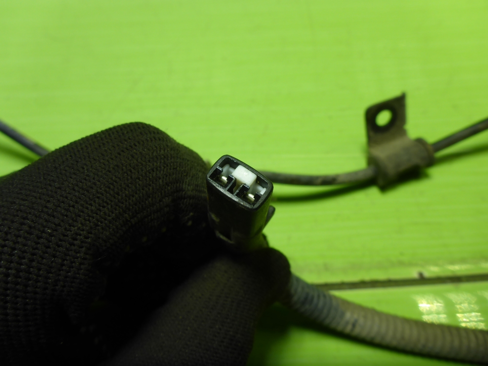 Датчик ABS передний левый