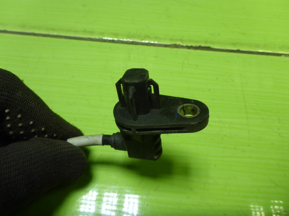 Датчик ABS передний левый