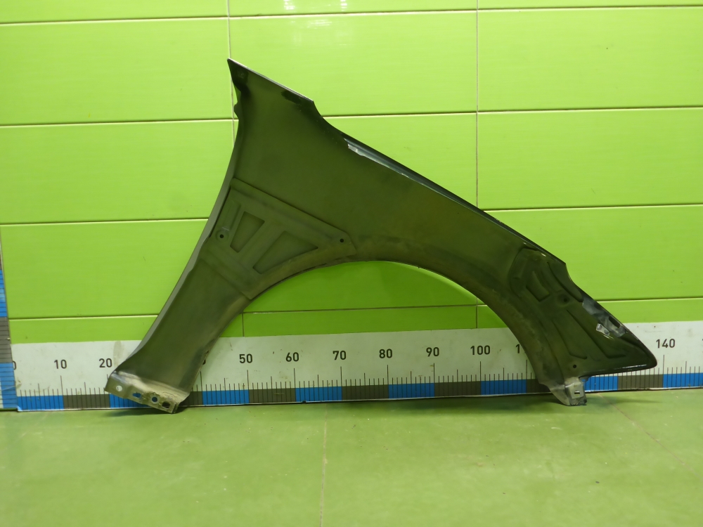 Крыло переднее левое