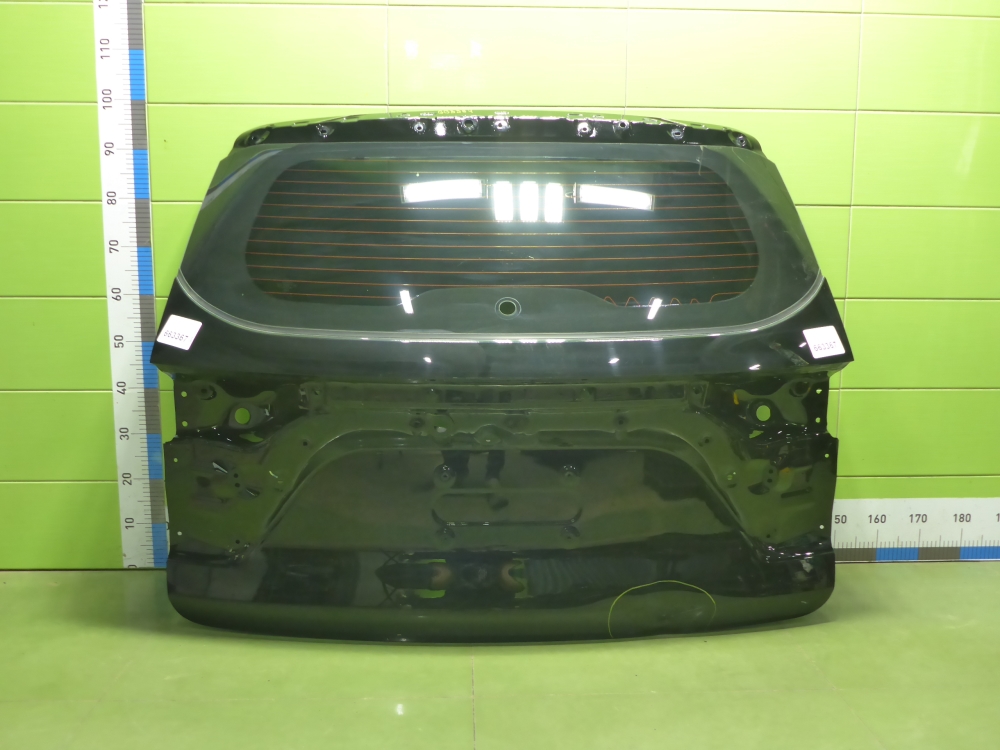 Дверь багажника