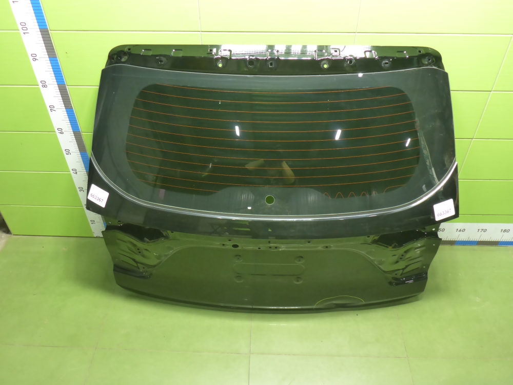 Дверь багажника