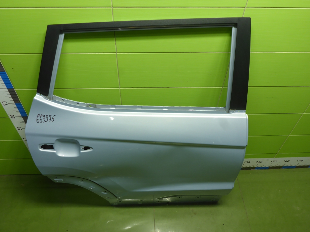 Дверь задняя правая