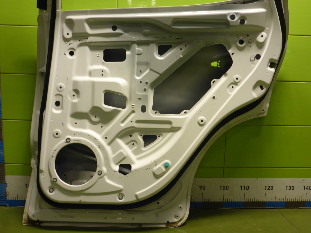 Дверь задняя правая