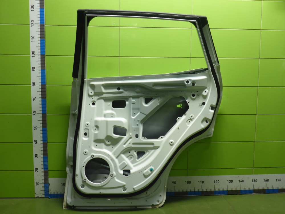 Дверь задняя правая