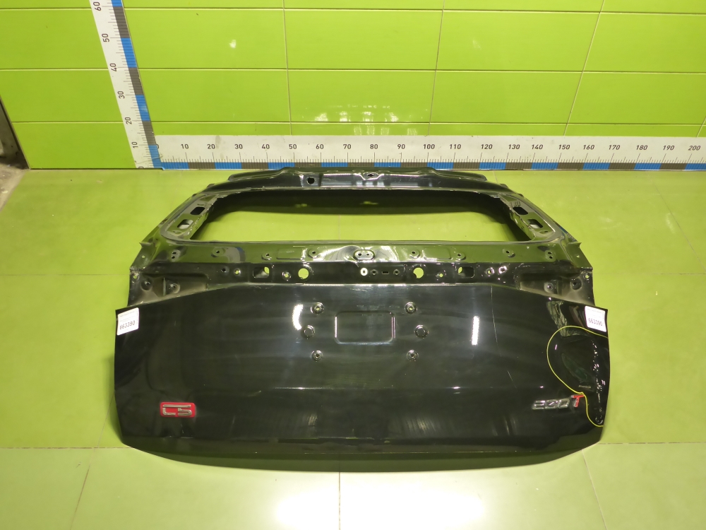 Дверь багажника