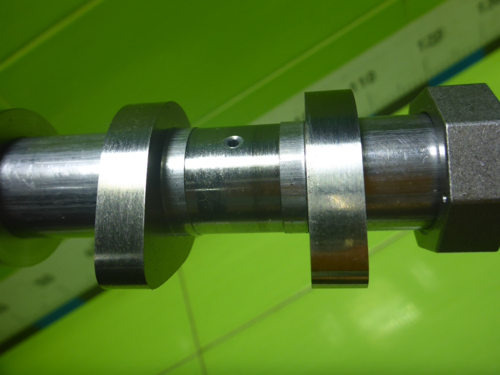 Распредвал впускной