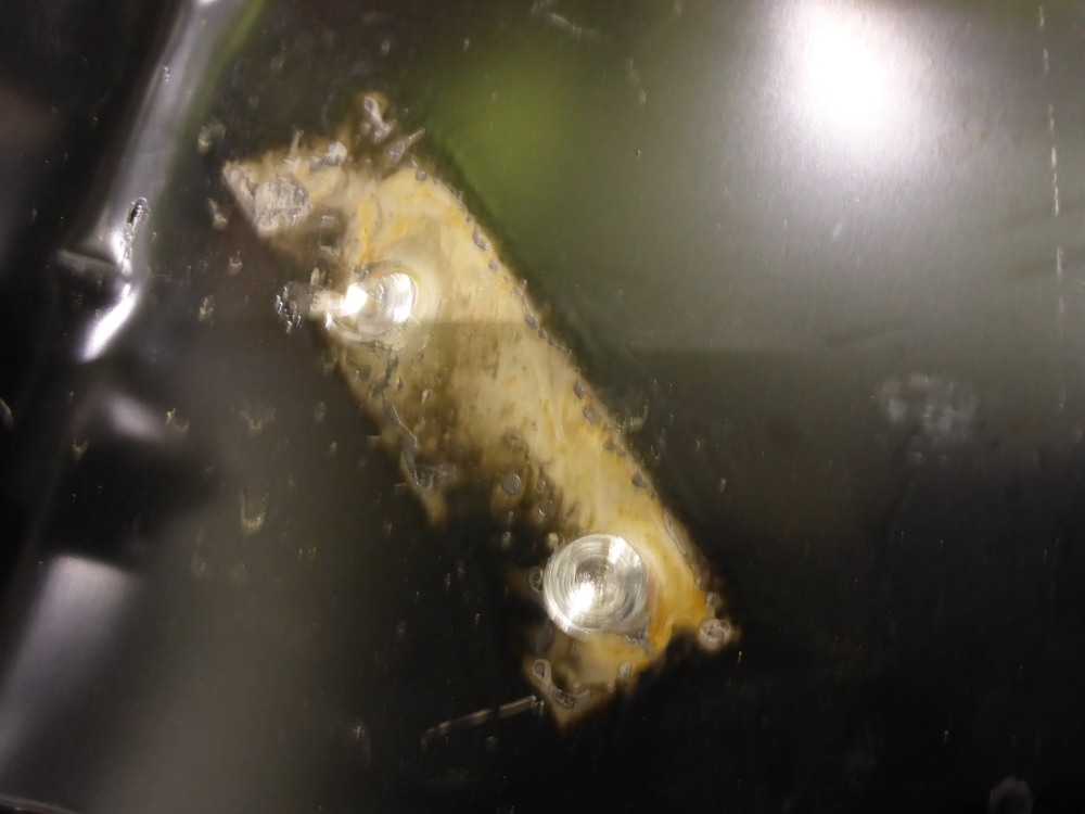 Кузовной элемент