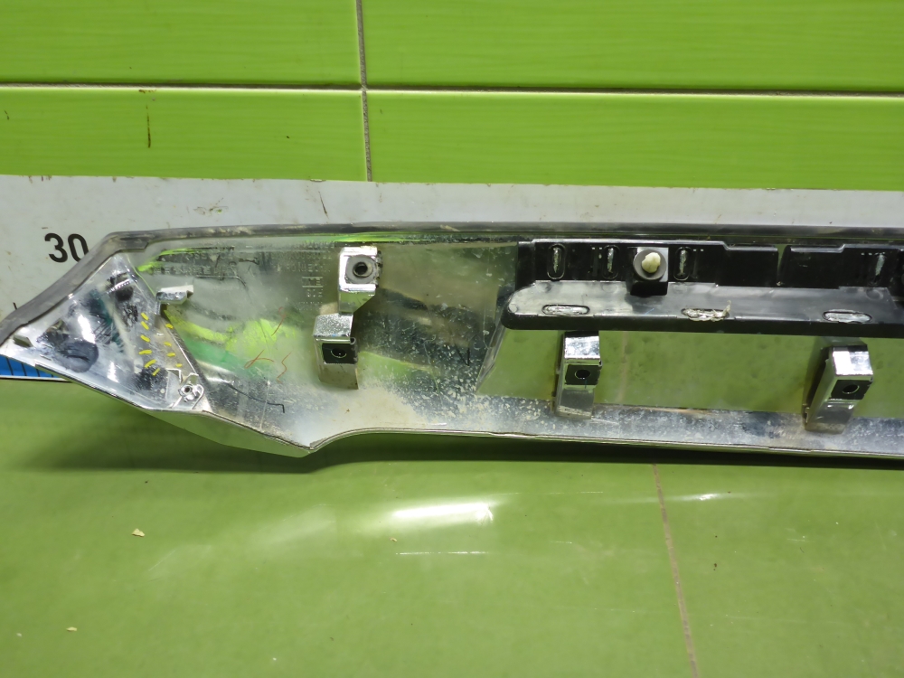 Накладка на капот