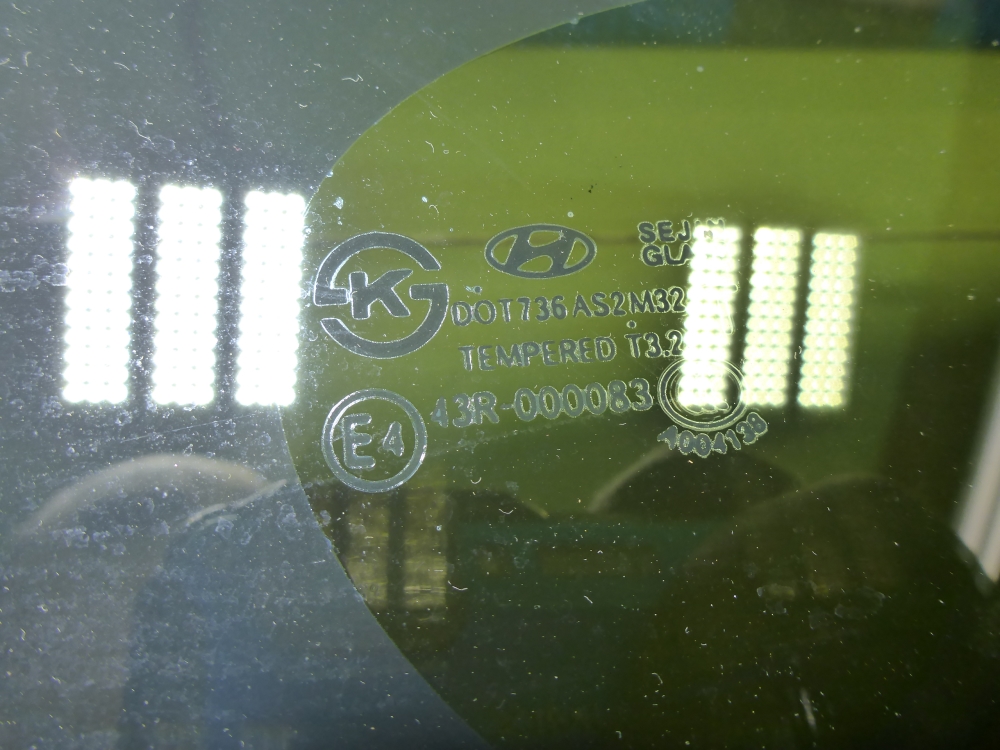 Стекло кузовное глухое правое