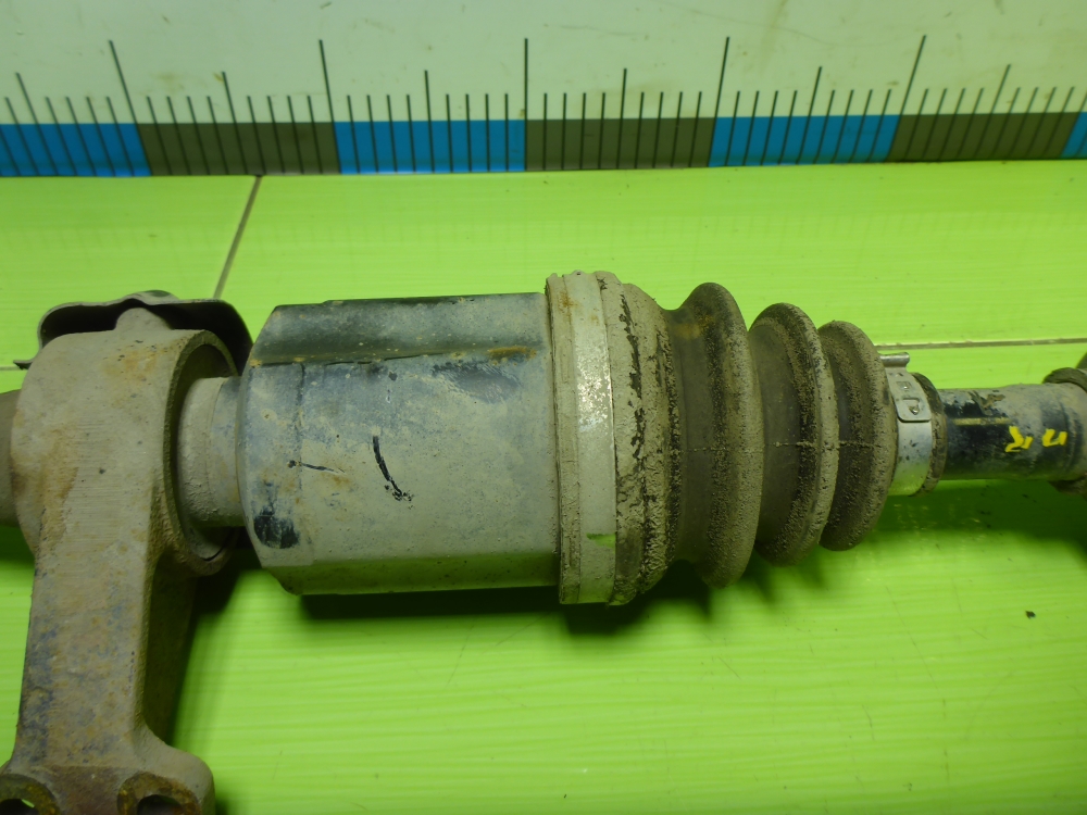 Полуось передняя правая