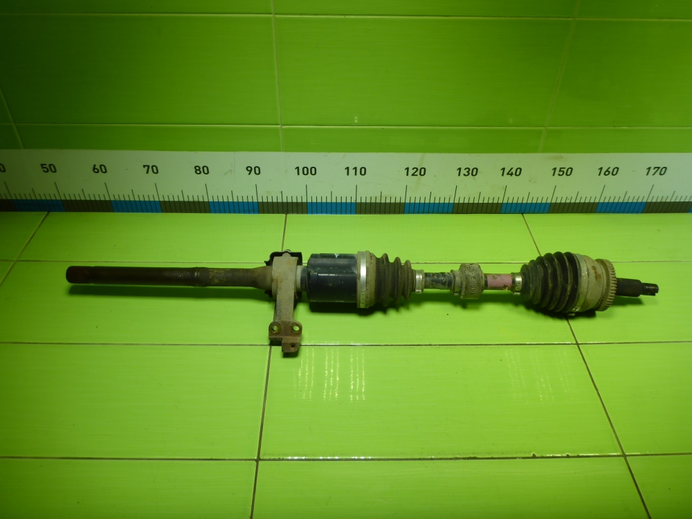 Полуось передняя правая