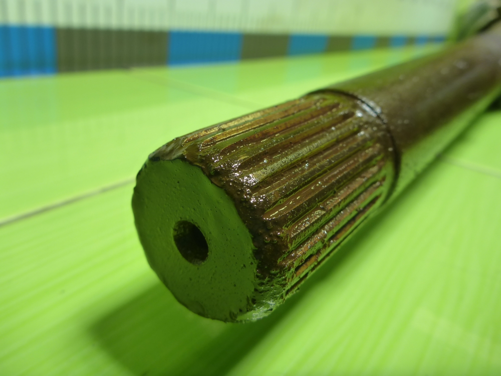 Полуось передняя правая