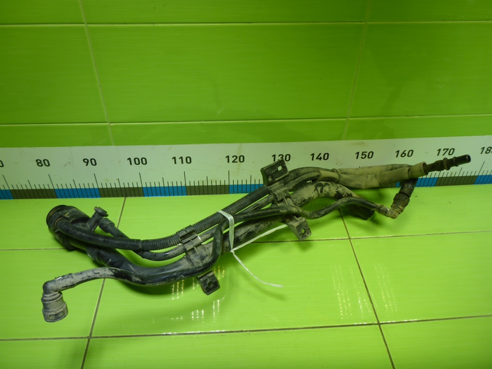 Горловина топливного бака