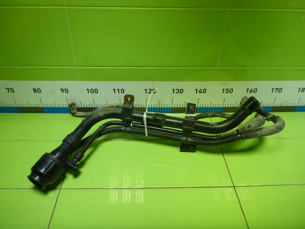 Горловина топливного бака