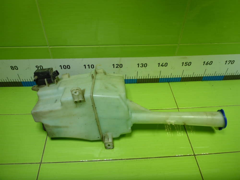 Бачок омывателя лобового стекла