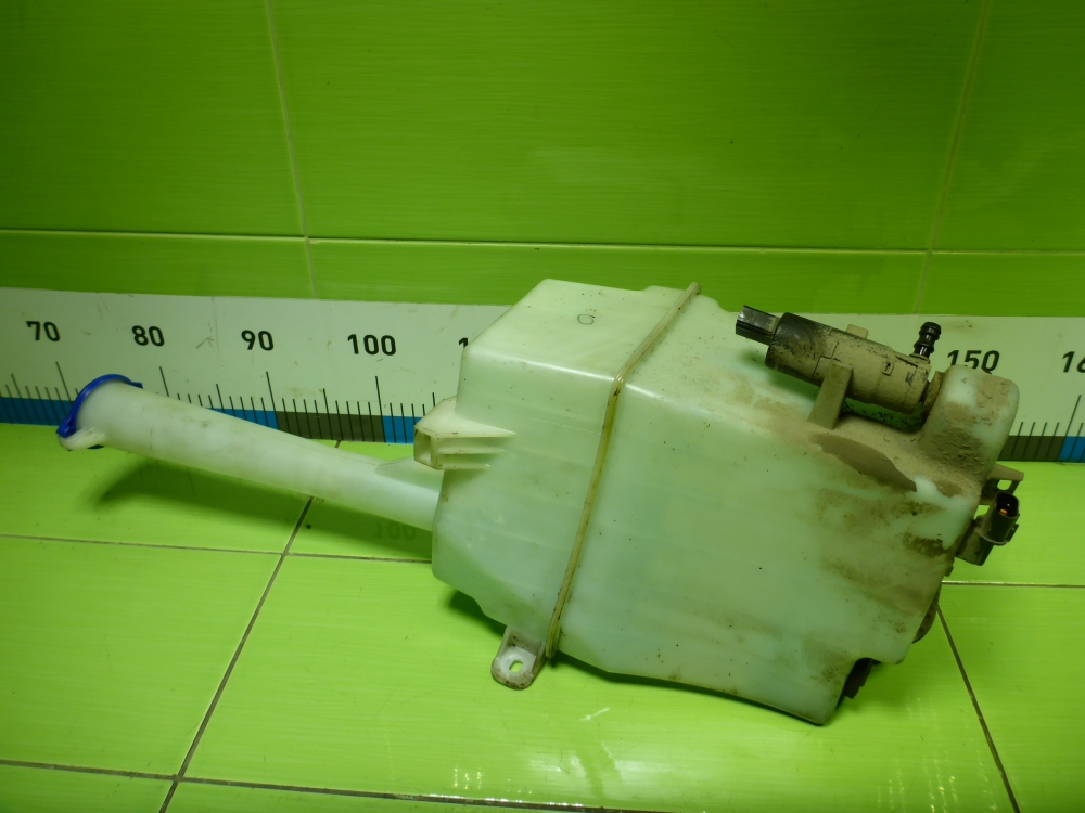 Бачок омывателя лобового стекла