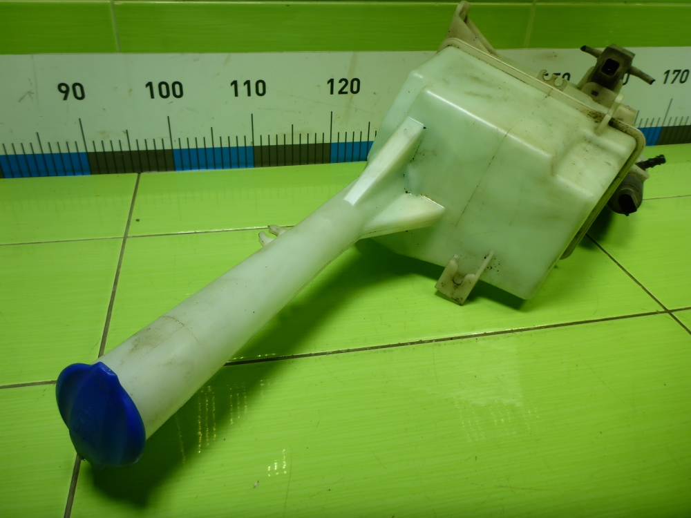 Бачок омывателя лобового стекла