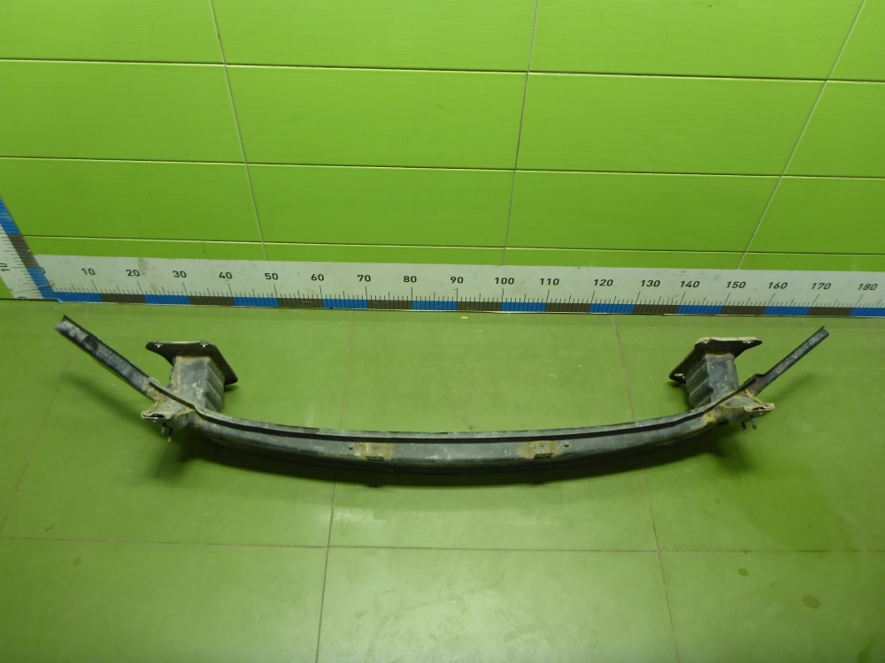 Усилитель переднего бампера