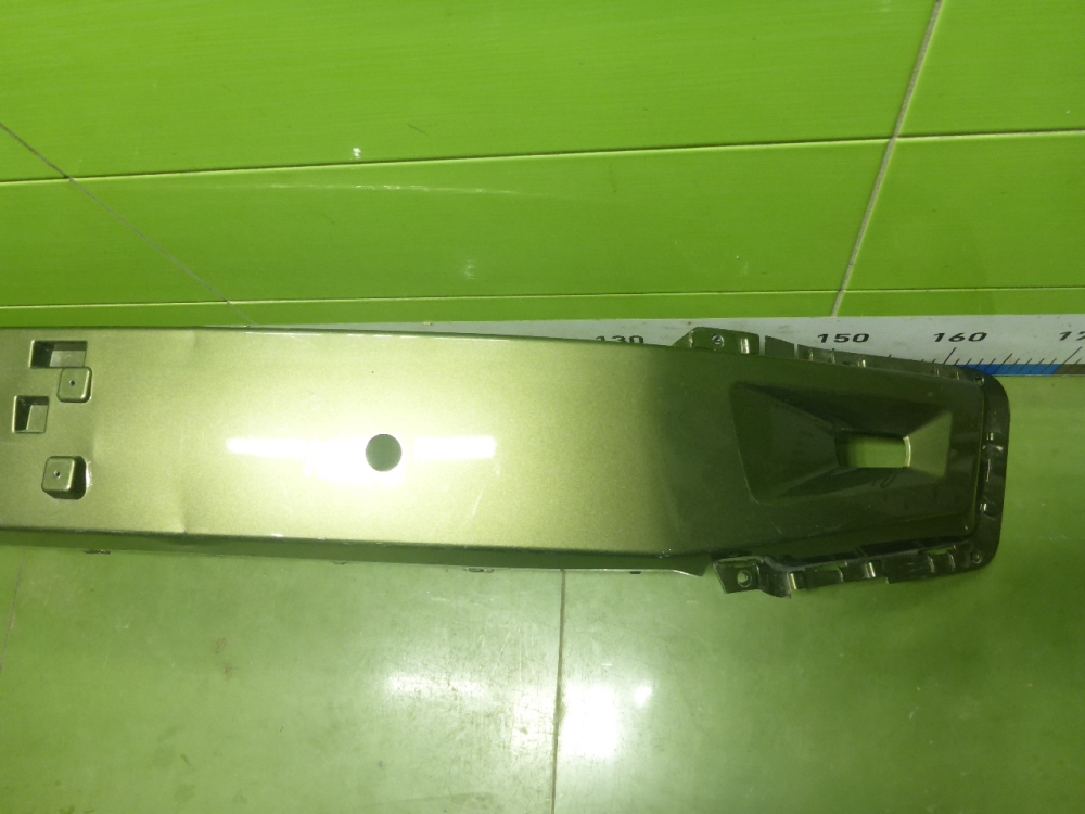 Накладка переднего бампера центральная