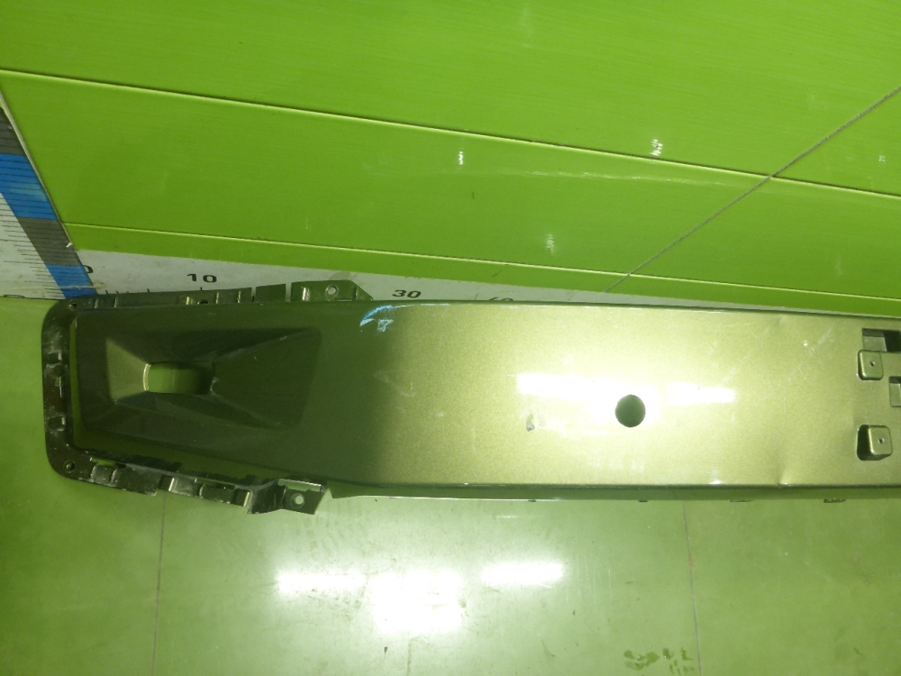 Накладка переднего бампера центральная