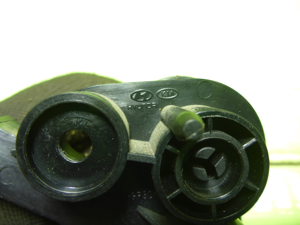 Ручка открывания капота