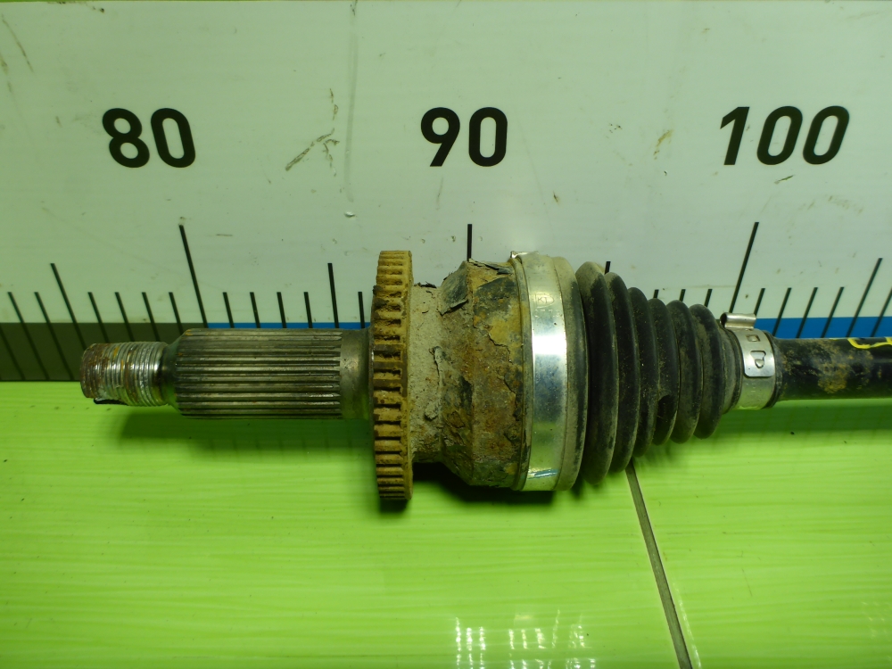 Полуось задняя левая