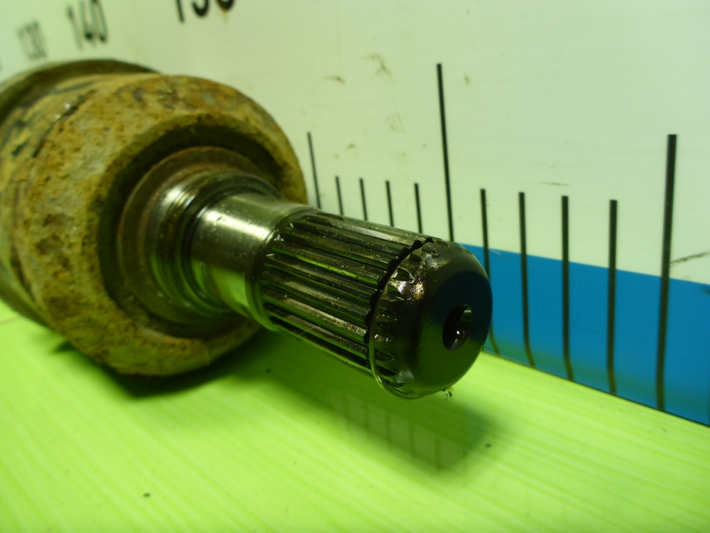 Полуось задняя левая