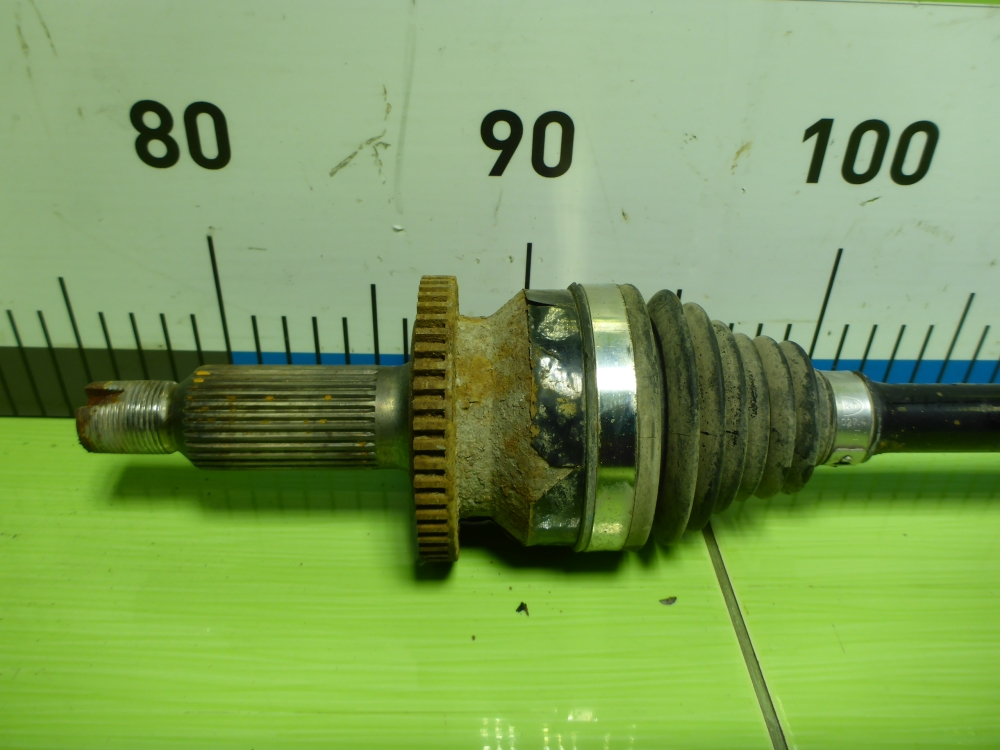 Полуось задняя правая