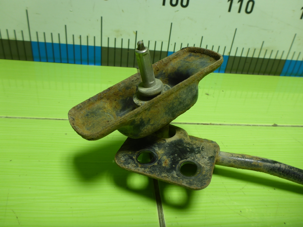 Механизм подъема запасного колеса