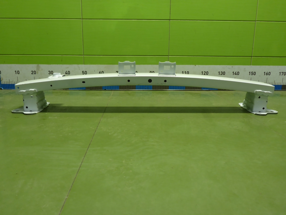 Усилитель переднего бампера