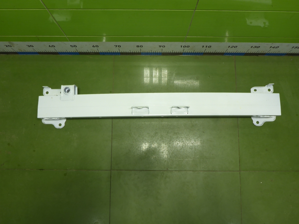 Усилитель переднего бампера