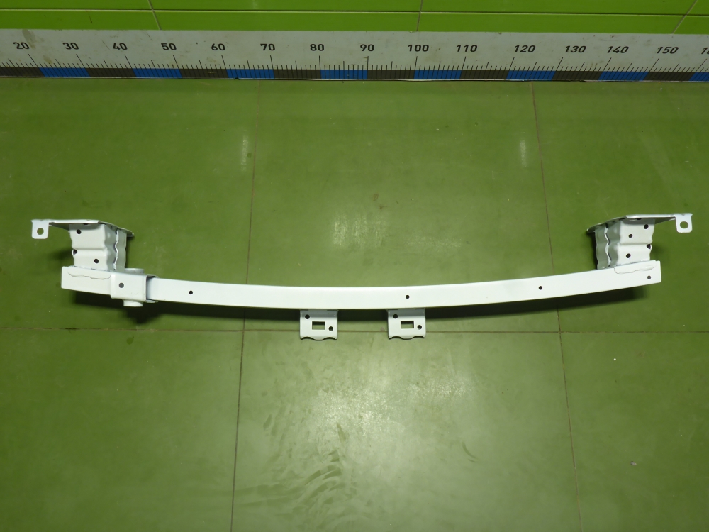 Усилитель переднего бампера