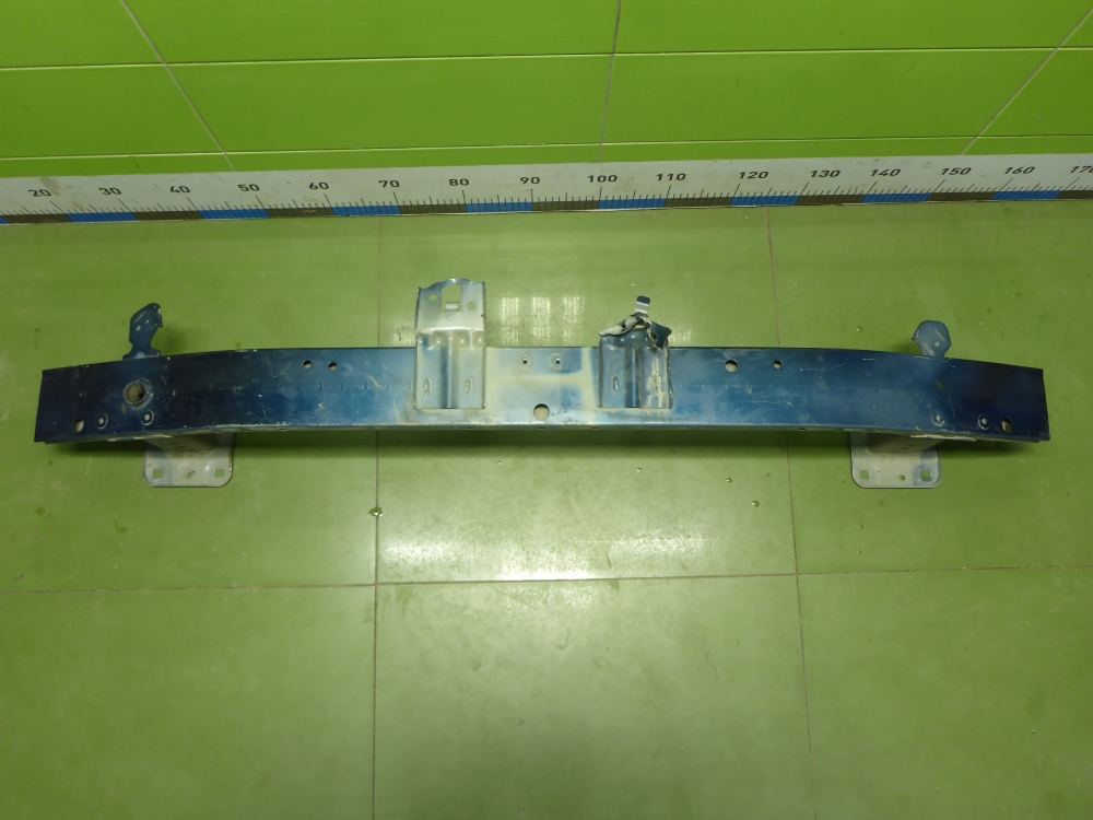 Усилитель переднего бампера