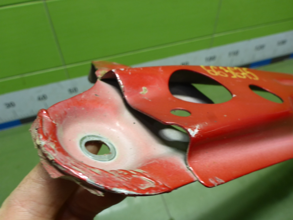 Усилитель заднего бампера