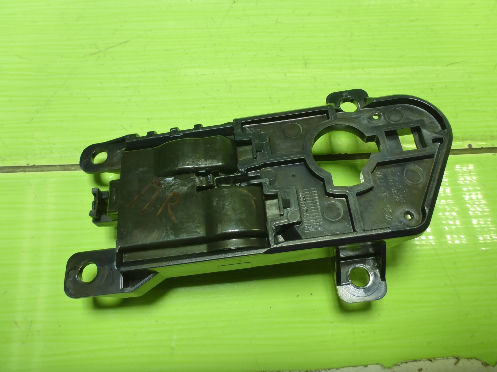 Ручка двери передней внутренняя правая