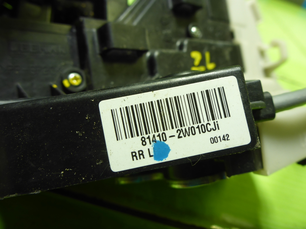 Замок двери задней левой