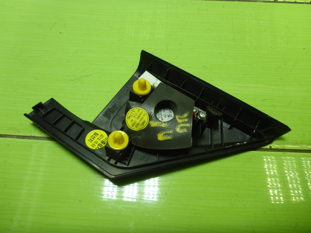 Накладка зеркала правого