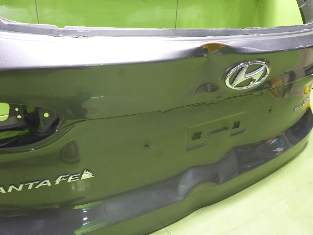 Дверь багажника