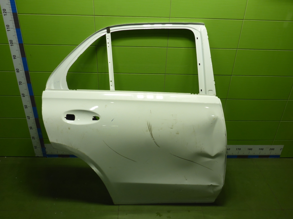 Дверь задняя правая