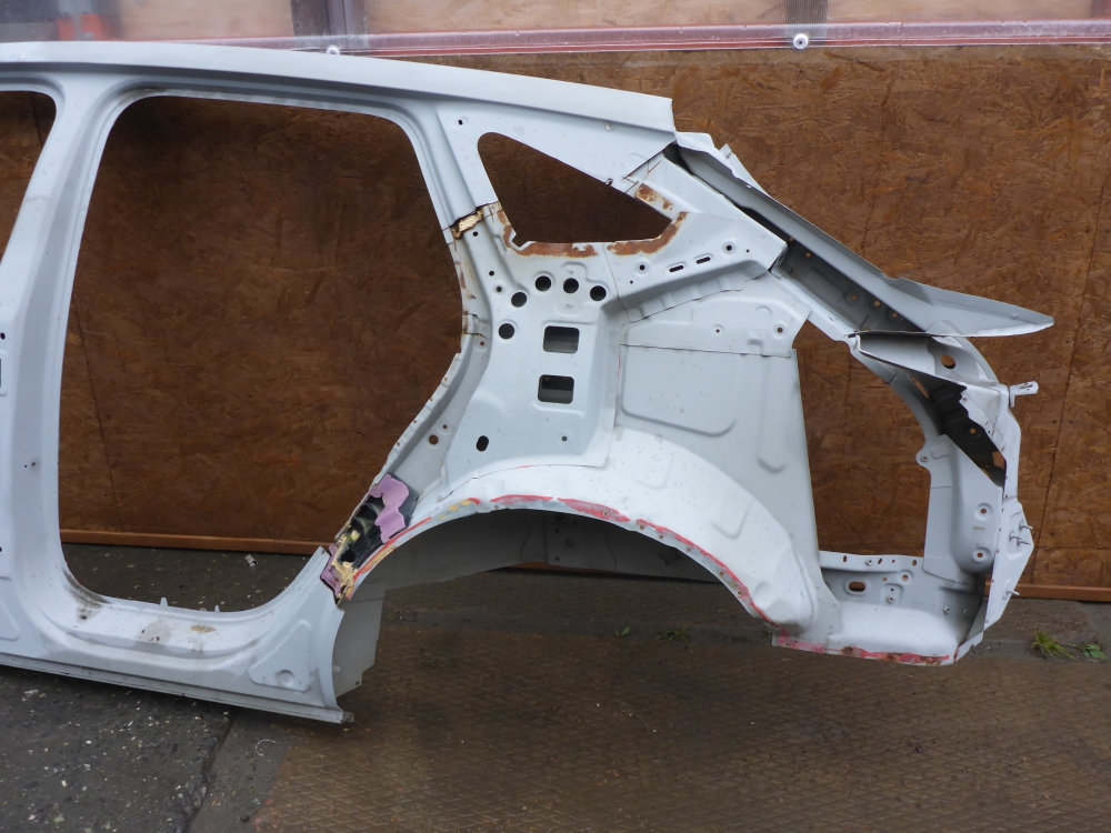 Кузовной элемент