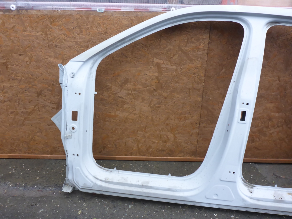 Кузовной элемент