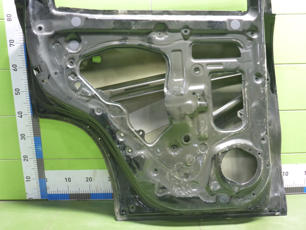 Дверь задняя левая