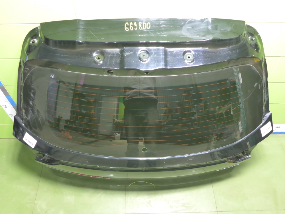 Дверь багажника