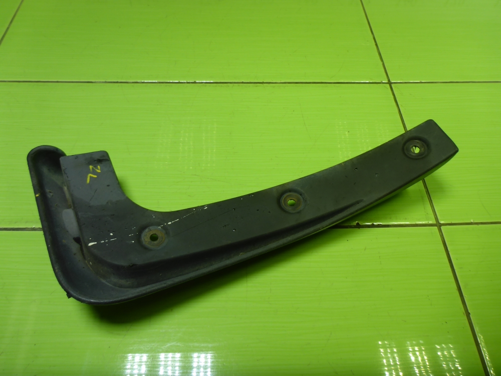 Брызговик задний левый