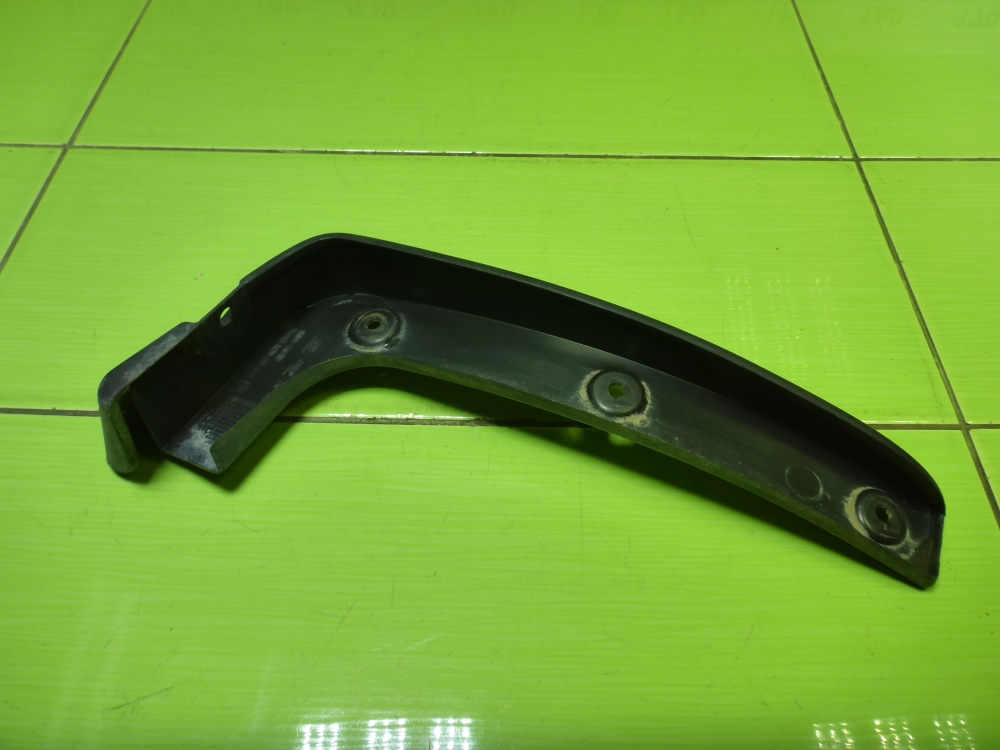 Брызговик задний левый