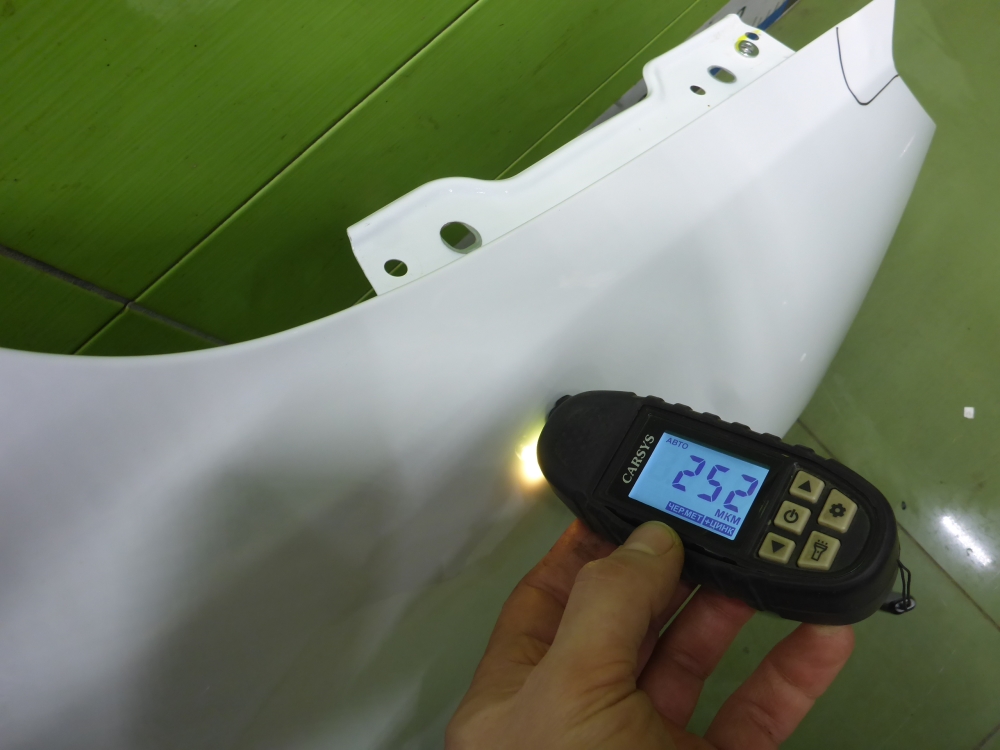 Крыло переднее правое