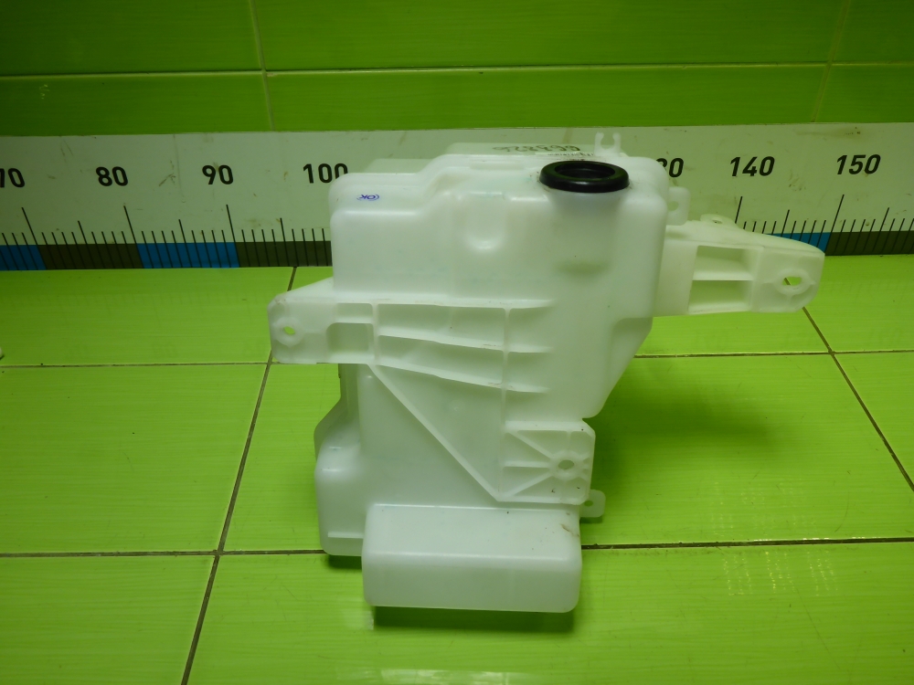 Бачок омывателя лобового стекла